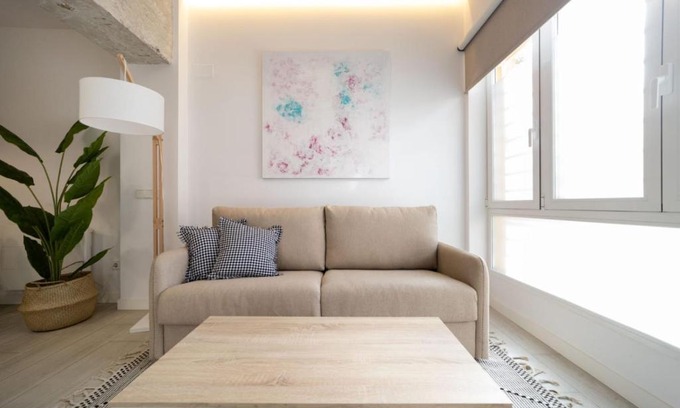 Almenara Apartment | Top-Rated Avenida de Asturias Apartment for Family Getaways