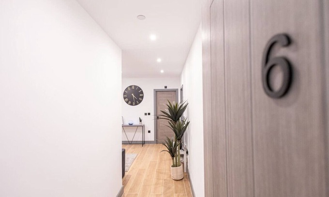 West Finchley Apartment | Avenir Court Flat 6 (Finchley)
