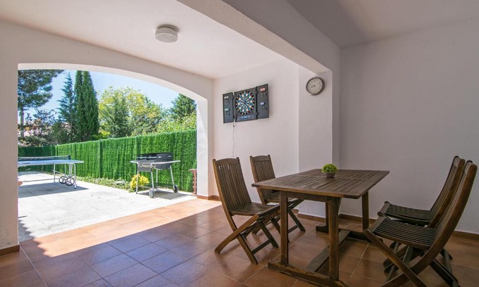 Macanet de Cabrenys House | Discover Aventura MCabrenys: Family-Friendly Getaway