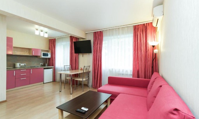 Novosibirsk City Centre Hotel | Comfortable Avenu Hotel with Breakfast & Hot Tub Access