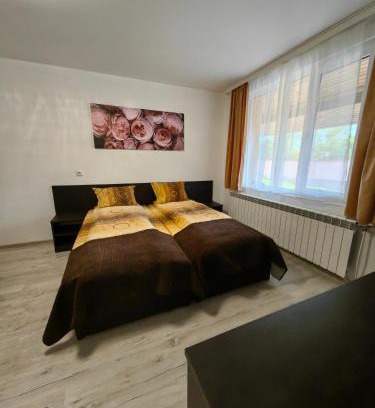 Kazanlak House | Budget-Friendly Avenue House: Pet & Child Friendly Stay