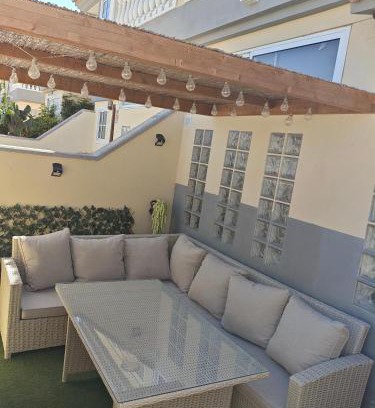 Arenas del Mar Apartment | Ocean View Retreat at Avenue Study - Highly Rated 9/10