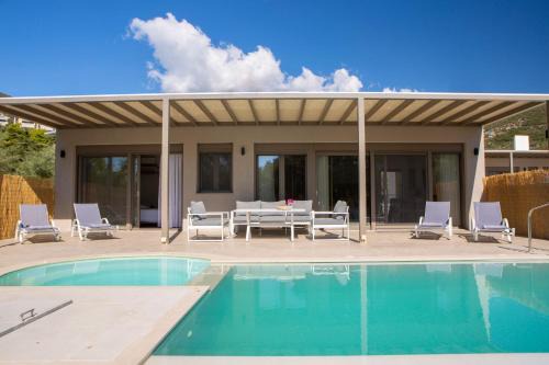 Nidri Villa | Idyllic Averto Villas with Private Pool and Ocean Views