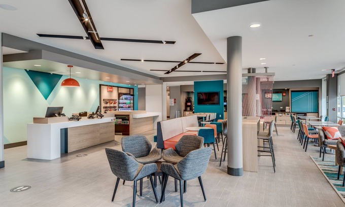 Zeeland Hotel | Relax at Avid Hotels Zeeland with Pool and Family-Friendly Touches