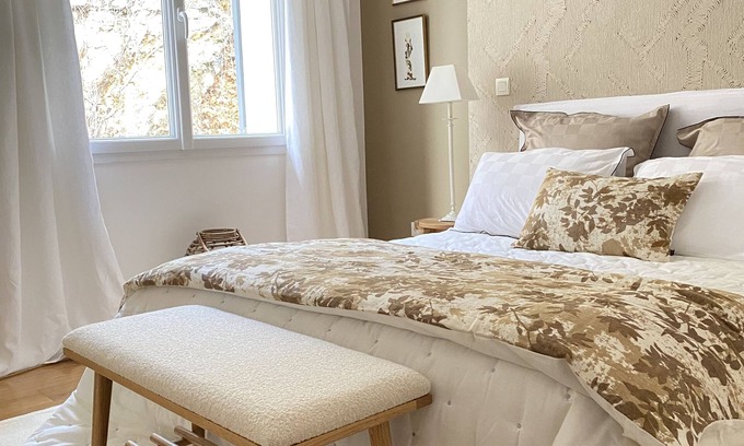Villeneuve-les-Avignon House | Stunning Duplex with Kitchen by the Palace of the Popes