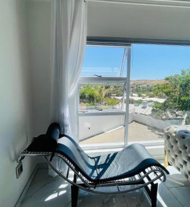 Klein Windhoek House | Inviting Avis Sunrise View: Top-Rated Stay for Families & Pets