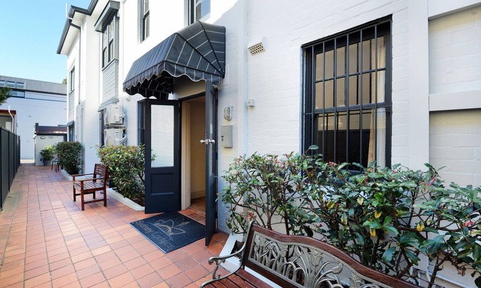 Randwick Hotel | Eco-Friendly Family Retreat at Avoca Randwick Sydney Lodges