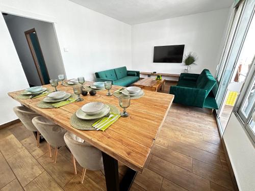 Grao de Gandia Apartment | Avocado Gandia Playa 100 m de la playa con vistas al mar para 8 personas!