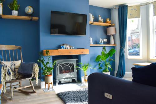 Lowestoft Apartment | Pet-Friendly Avocet: Oceanfront Escape with 9.6 Rating