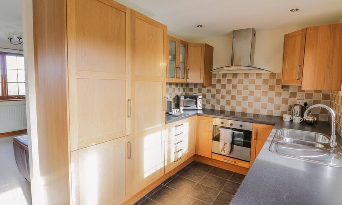 Ardens Grafton Cottage | Family-Friendly AVON VIEW: Rated 10/10 in Welford-On-Avon