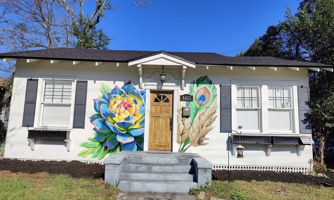Fairfax House | Avondale Boho Bungalow: 10/10 Pet-Friendly Retreat