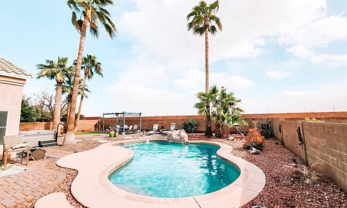 Avondale House | Avondale Pool: Ideal Backyard for Work Crews & Longer Stays