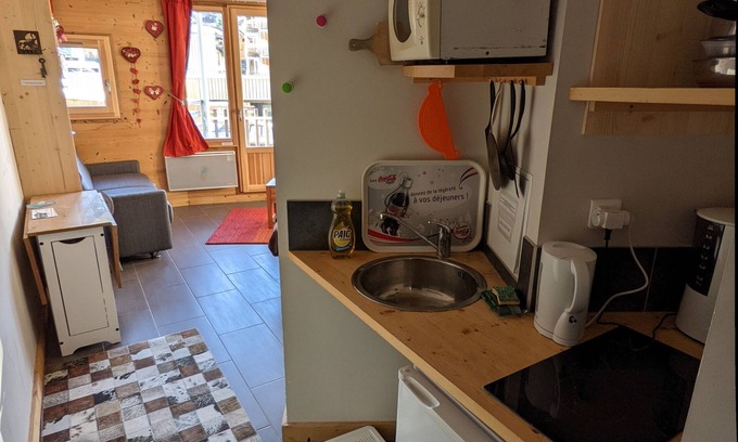 Avoriaz Apartment | Cozy Avoriaz Studio with Balcony & Top Amenities