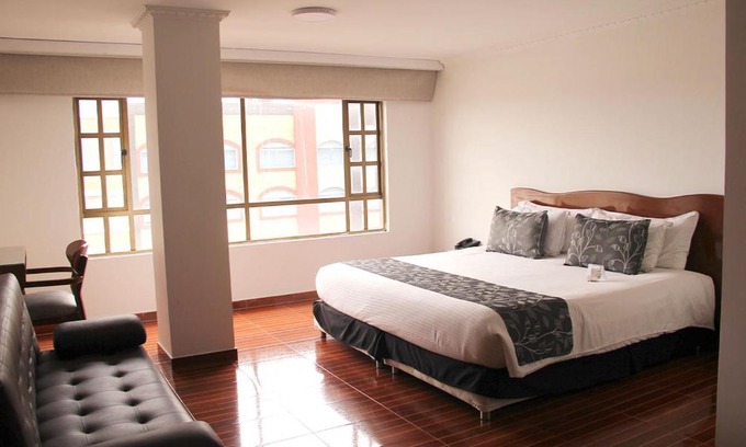 Quinta Paredes Hotel | Discover Hotel Salitre Real: 4-Star Family-Friendly Escape