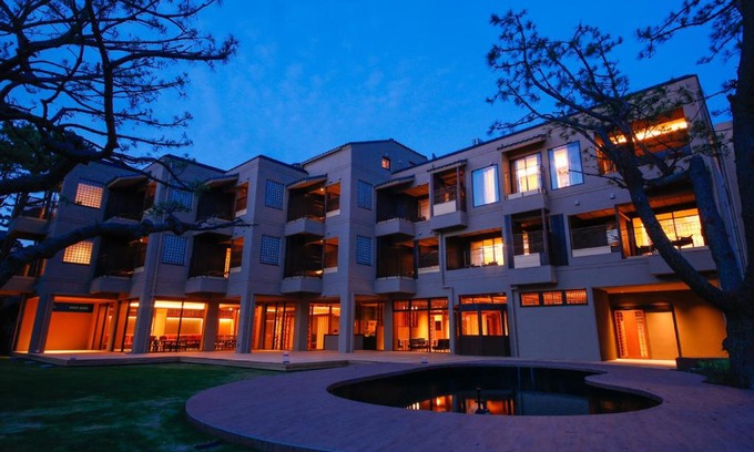 Minamiawaji Hotel | Relax at Awaji Hamarikyu Takumi: Oceanfront Haven