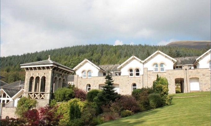 Keswick Cottage | Award-Winning Lake District Resort with Pool & Hot Tub