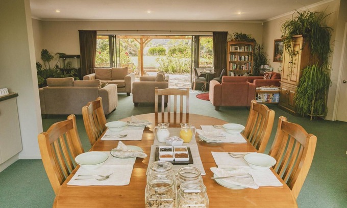 Hapuku House | Awatea Country Views - Gather friends and family and relax with Country Views.