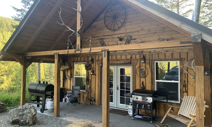 Noxon Cabin | Cozy Cabin Retreat: Pet Friendly Winter Getaway Awaits