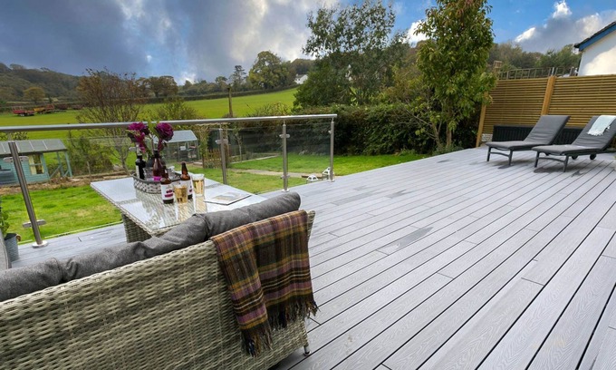 Benllech Cottage | Coastal Awel y Mor: Perfect for Families and Pets