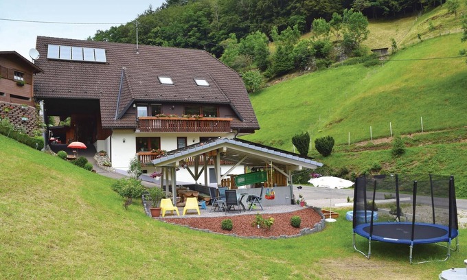 Bad Peterstal-Griesbach Apartment | Cozy 2 Bedroom Retreat with Lake View in Peterstal-Griesbach
