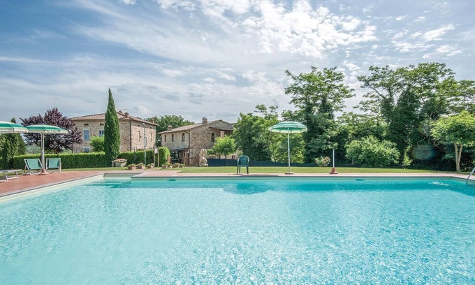 Casole d'Elsa Apartment | Cozy 2 Bedroom Retreat in Casole d'Elsa with Pool & Spa