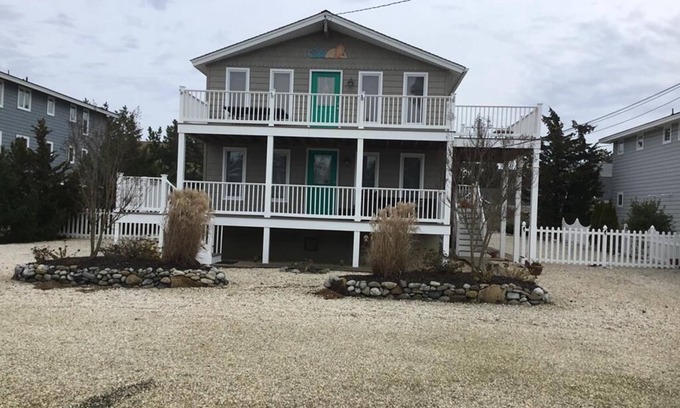 Barnegat Light Apartment | Scenic Lighthouse Views from a Family-Friendly Getaway