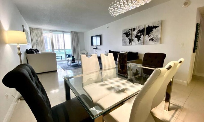 Sunny Isles Beach Apartment | Oceanview Apartment with Pool & Hot Tub - Rated 10/10!