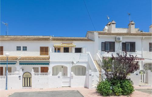 La Siesta Apartment | Cozy Apartment in Torrevieja with Pool and Wifi Access