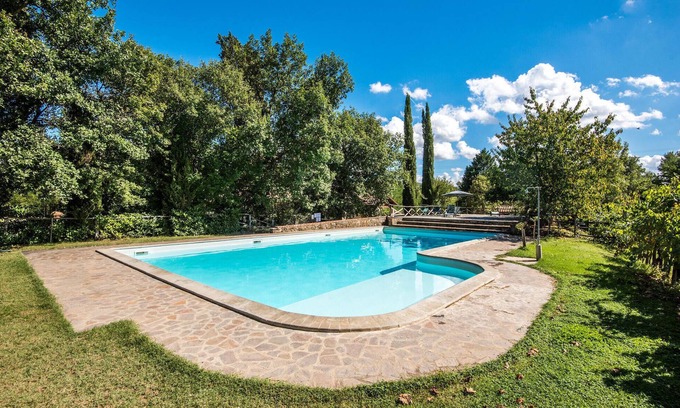 Bucine Apartment | Pet-Friendly 1 Bedroom Retreat with Pool in Pietraviva AR