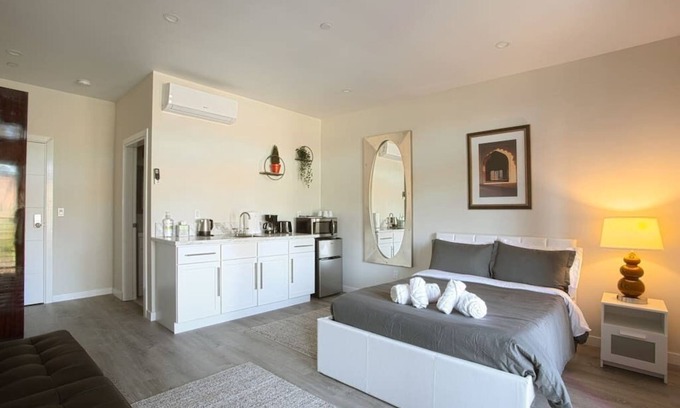 Bankers Hill Apartment | Unforgettable Balboa Views with Cozy Patio & Pet-Friendly Stay