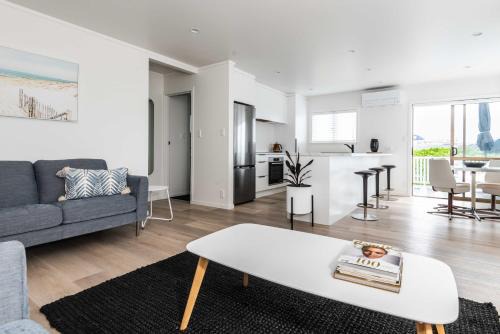 Mount Maunganui Apartment | Beach House Retreat on Oceanview Road - Family Friendly Stay