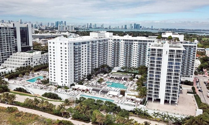 South Beach Condo | Gorgeous New 5-Star Condo with Ocean View and Family Amenities!