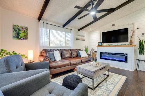 Canyon Lake House | Inviting Canyon Lake Home with Rooftop Deck & Fire Pit