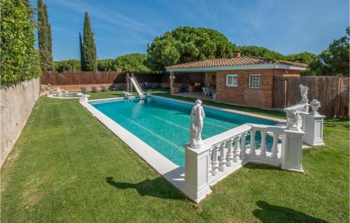 Sant Andreu de Llavaneres House | Inviting Retreat in St Andreu d'Llavaneres with Pool & Wifi