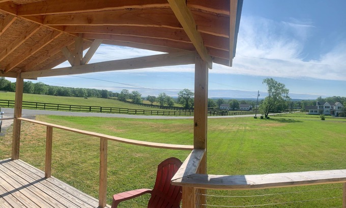 Gardiner House | Unforgettable Gunks View Getaway with Breakfast & Kitchen