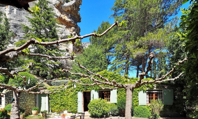 Les Baux-de-Provence House | Top-Rated 1 Bedroom Retreat in Les Baux De Provence