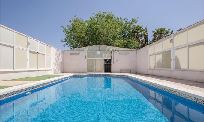 Caravaca de la Cruz House | Cozy Home in Caravaca with Kitchen and Pool Access