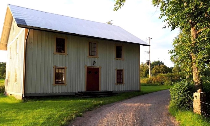 Aneby House | Pet-Friendly 3 Bedroom Accommodation in Aneby with Spa
