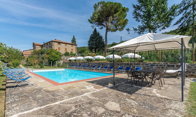 Pieve di Chio House | Spacious 10-Bedroom Getaway in Beautiful Cortona