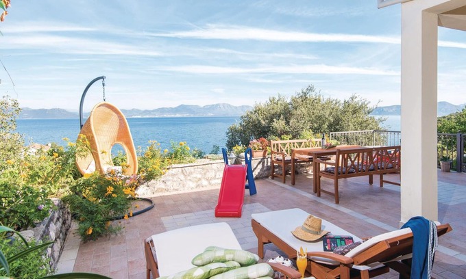 Crkvice House | Relax in a 3-Bedroom Retreat with Oceanfront Views