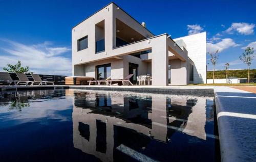 Debeljak House | Delightful Debeljak Home with Heated Pool and Pet-Friendly