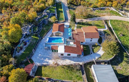 Kotlenice House | Inviting Home in Dugopolje with Pool and Kitchen Amenities