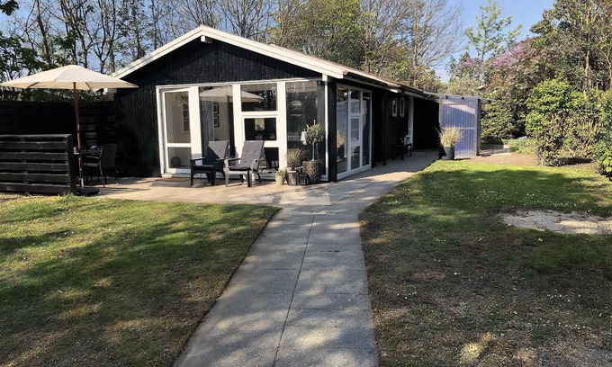 Sjaelborg House | Cozy 2 Bedroom Retreat in Esbjerg V with Pet-Friendly Perks