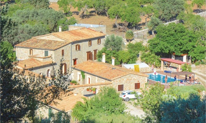 Estellencs House | Beautiful 6 Bedroom Home in Estellencs with Pool Access