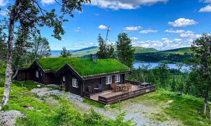 Vikberget House | Cozy Cottage at Øvre Reinsjøfjell with Breathtaking Views