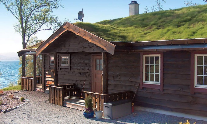 Strandvik House | Relax in a Scenic Vacation Home Overlooking Bjørnefjord
