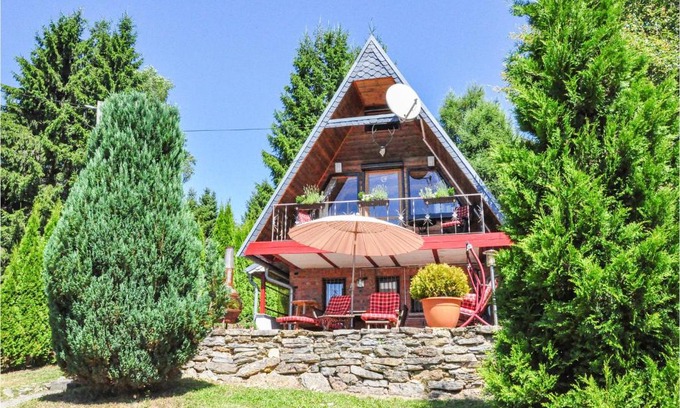 Goldlauter House | Cozy Retreat in Goldlauter-Heidersbach with Sauna & Pets Welcome