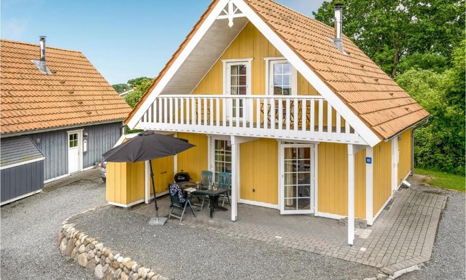 Grasten House | Cozy Retreat in Gråsten with Inviting Sauna Amenities