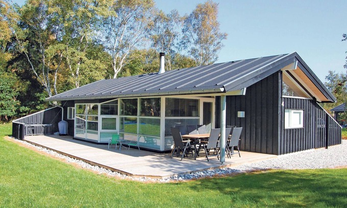 Grena Strand House | Family-Friendly 3 Bedroom Retreat with Oceanfront Views
