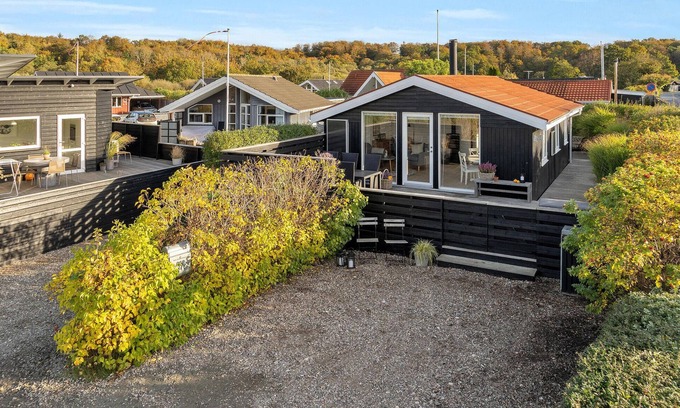 Hejsager Strand House | Cozy Cottage with Ocean View Steps from the Beach